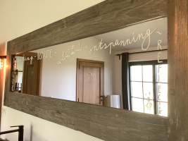 Handlettering op ramen en deuren